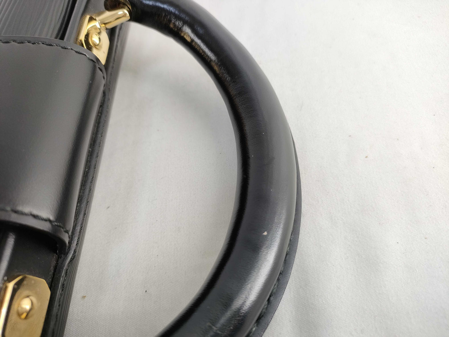 LOUIS VUITTON M54352 Epi Leather Serviet Fermoir M54352 MI1909 Black Shoulder Bag