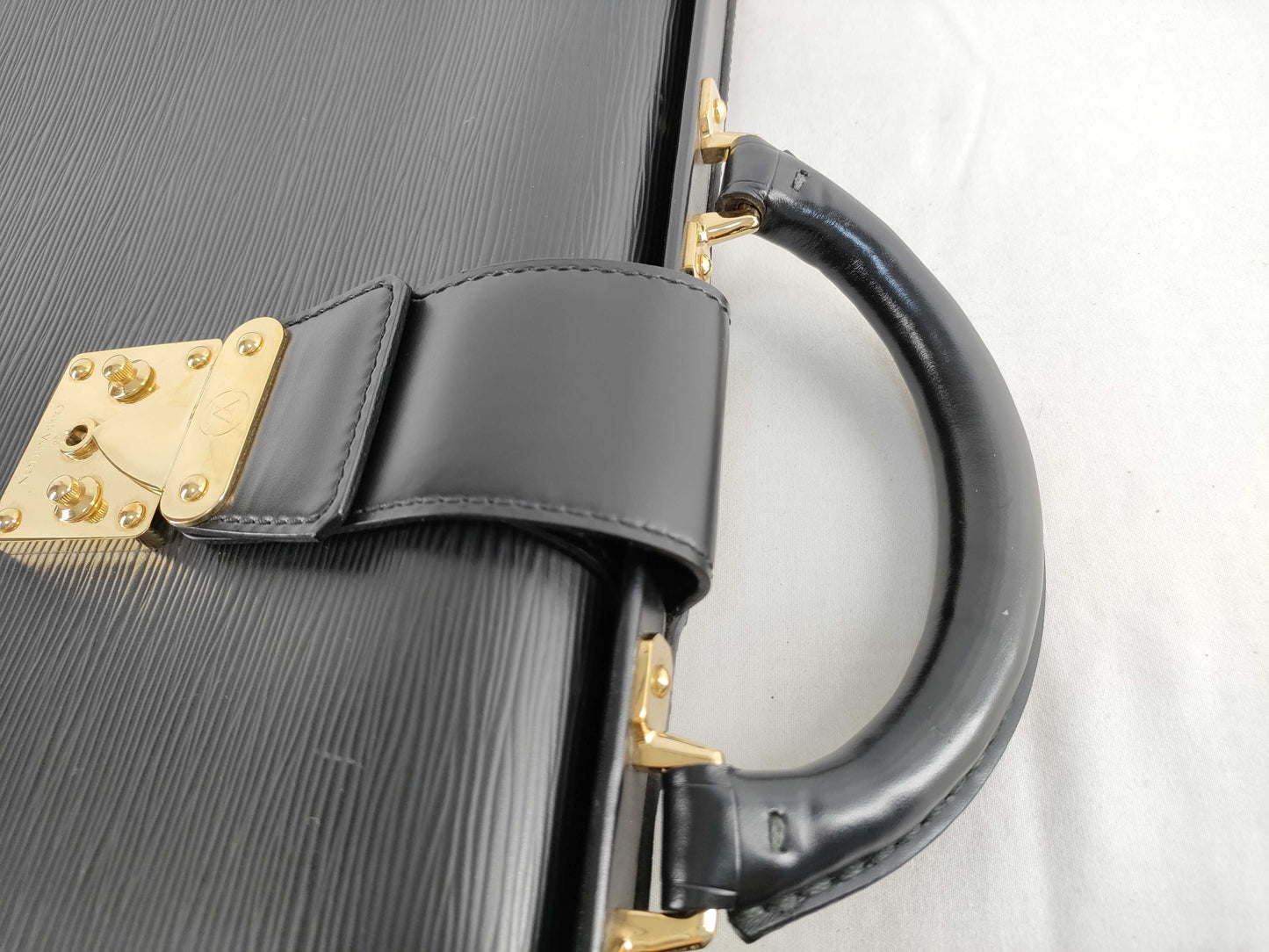 LOUIS VUITTON M54352 Epi Leather Serviet Fermoir M54352 MI1909 Black Shoulder Bag