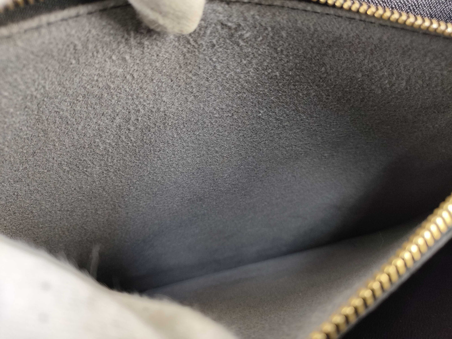 LOUIS VUITTON M54352 Epi Leather Serviet Fermoir M54352 MI1909 Black Shoulder Bag