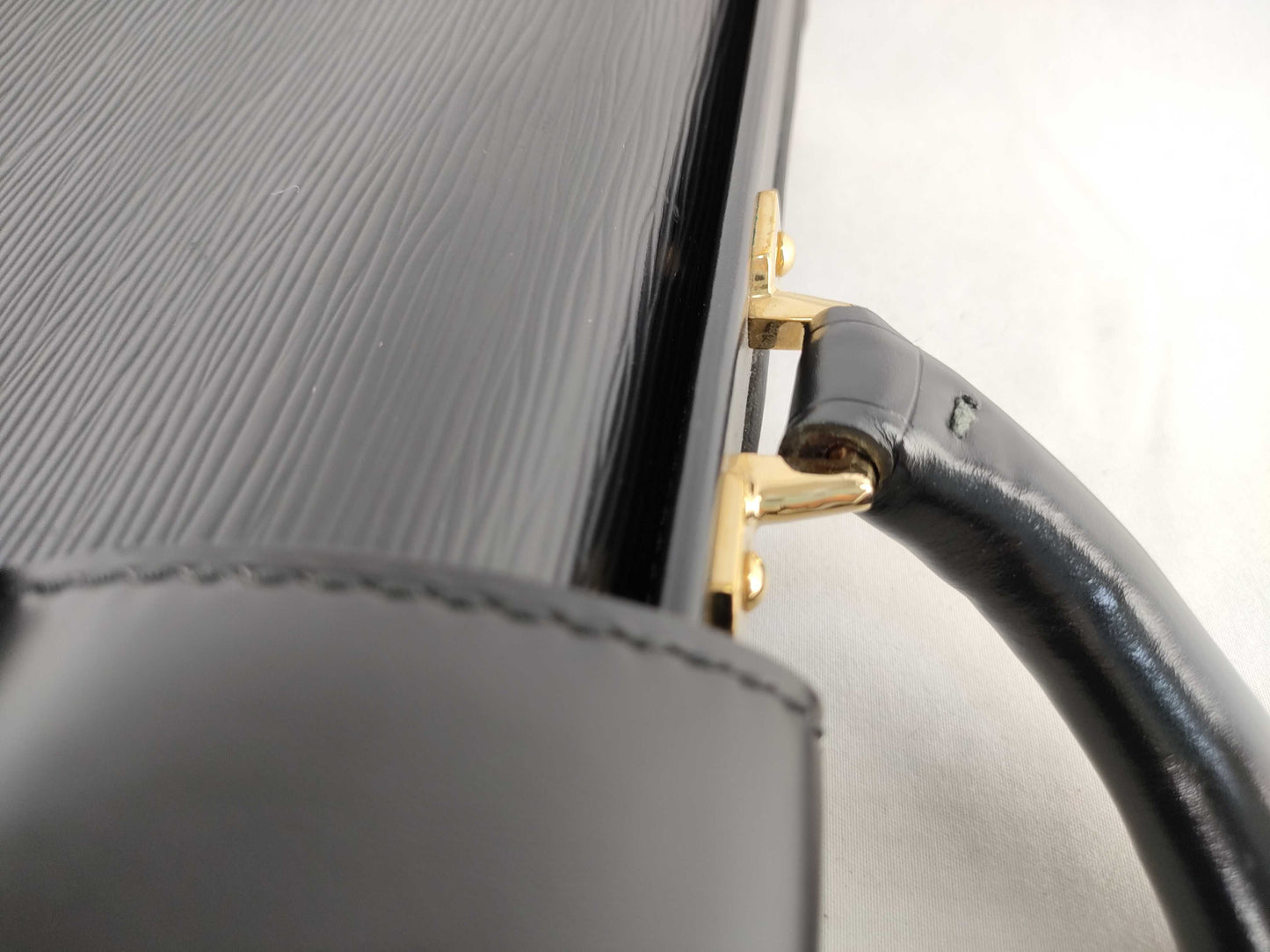 LOUIS VUITTON M54352 Epi Leather Serviet Fermoir M54352 MI1909 Black Shoulder Bag