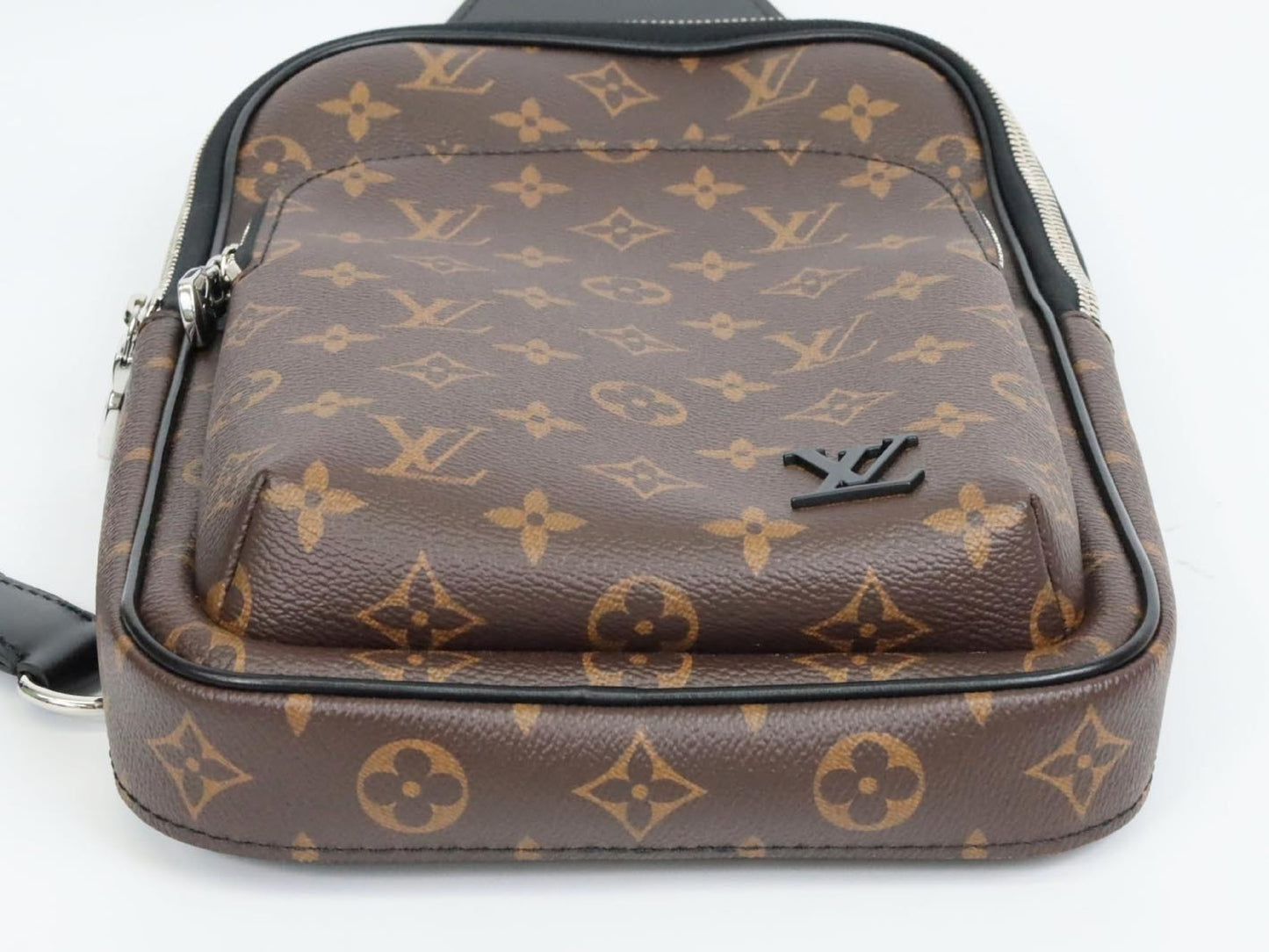 LOUIS VUITTON Avenue Sling Bag M46327 RFID Verified Shoulder Bag