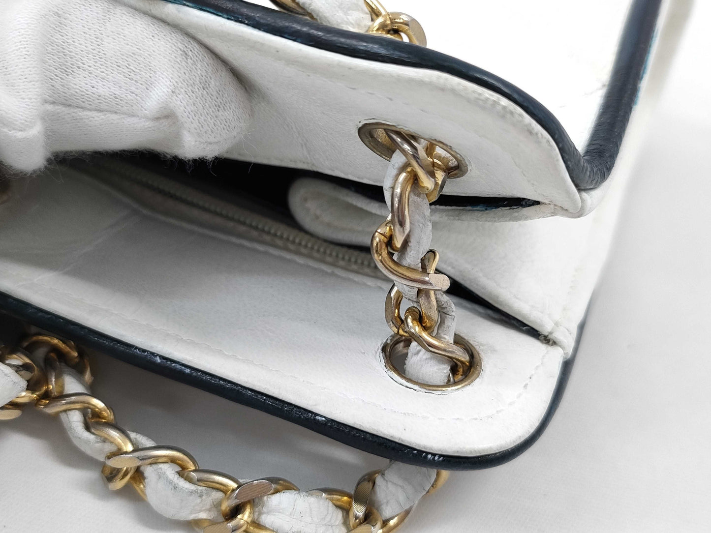 CHANEL Matelasse Two-Tone Shoulder Bag