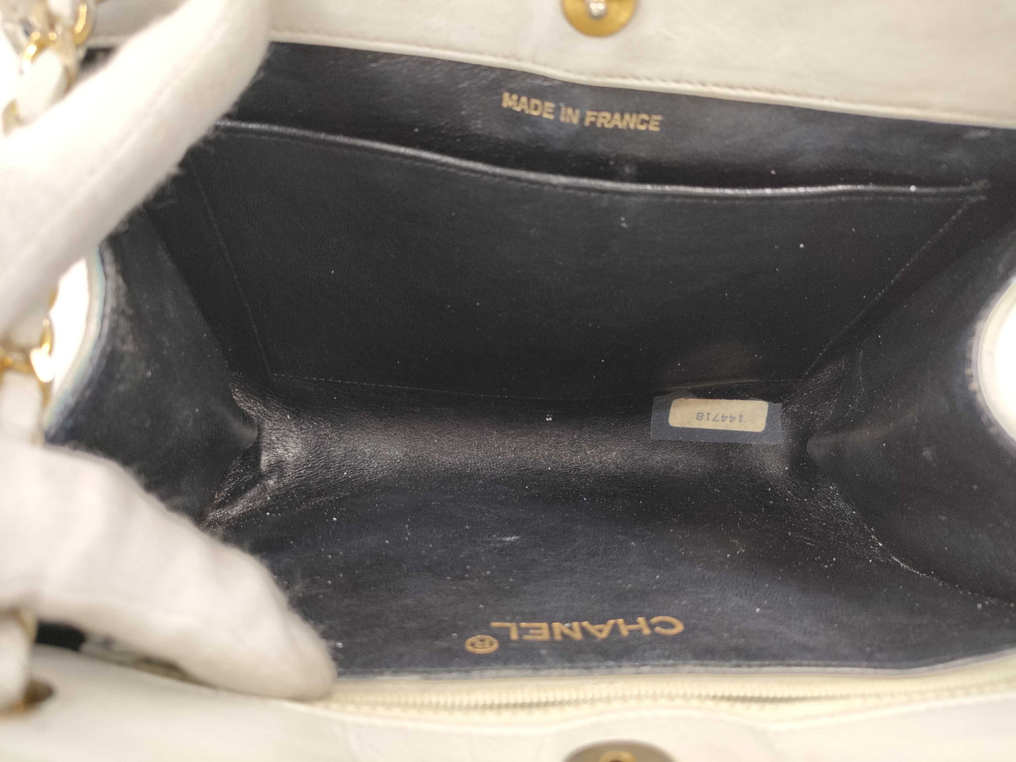 CHANEL Matelasse Two-Tone Shoulder Bag