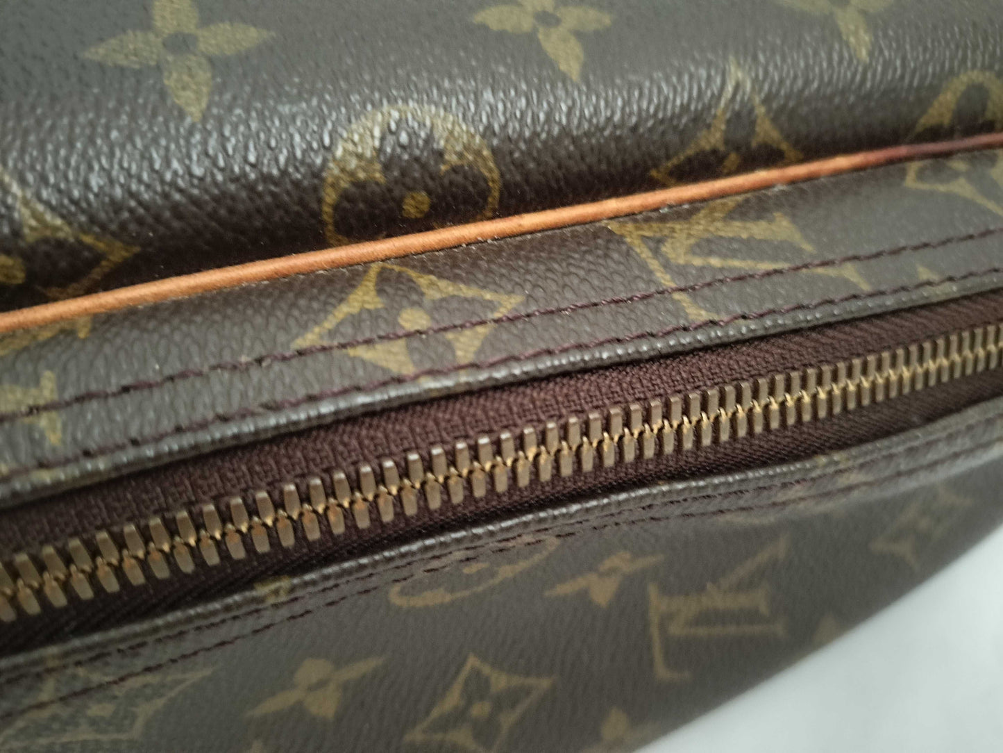 LOUIS VUITTON M41450 Monogram Excursion M41450 Monogram Handbag
