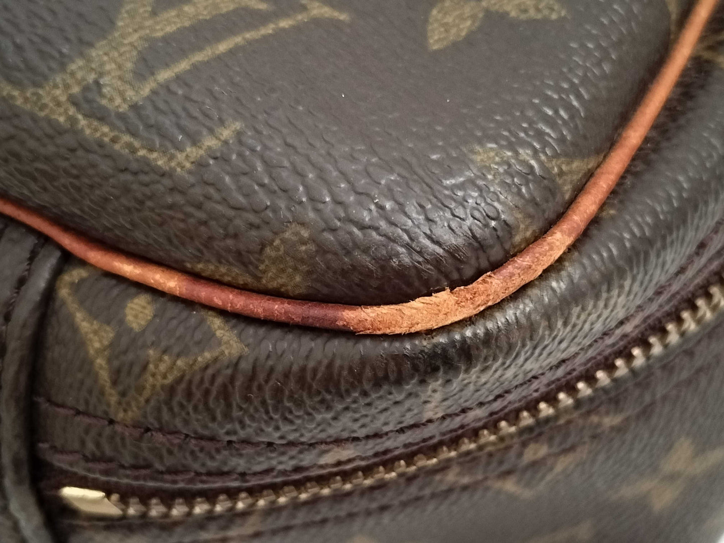 LOUIS VUITTON M41450 Monogram Excursion M41450 Monogram Handbag