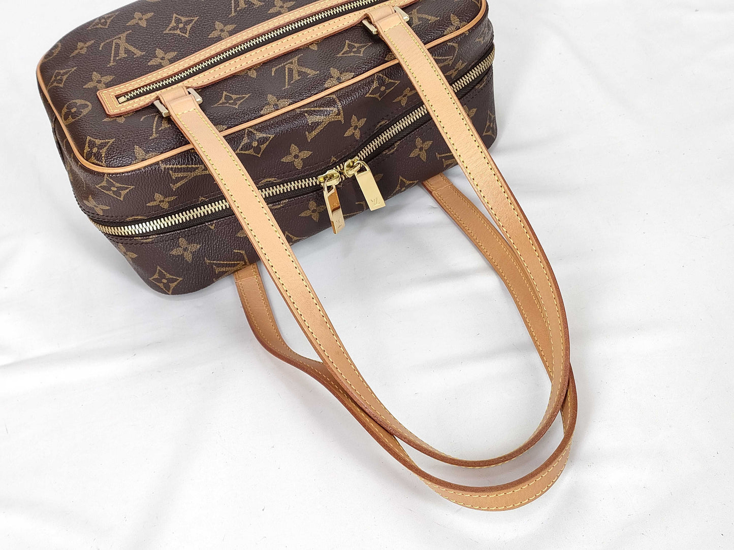 LOUIS VUITTON M 51182 Monogram Louis Vuitton Monogram Cite MM Shoulder Bag