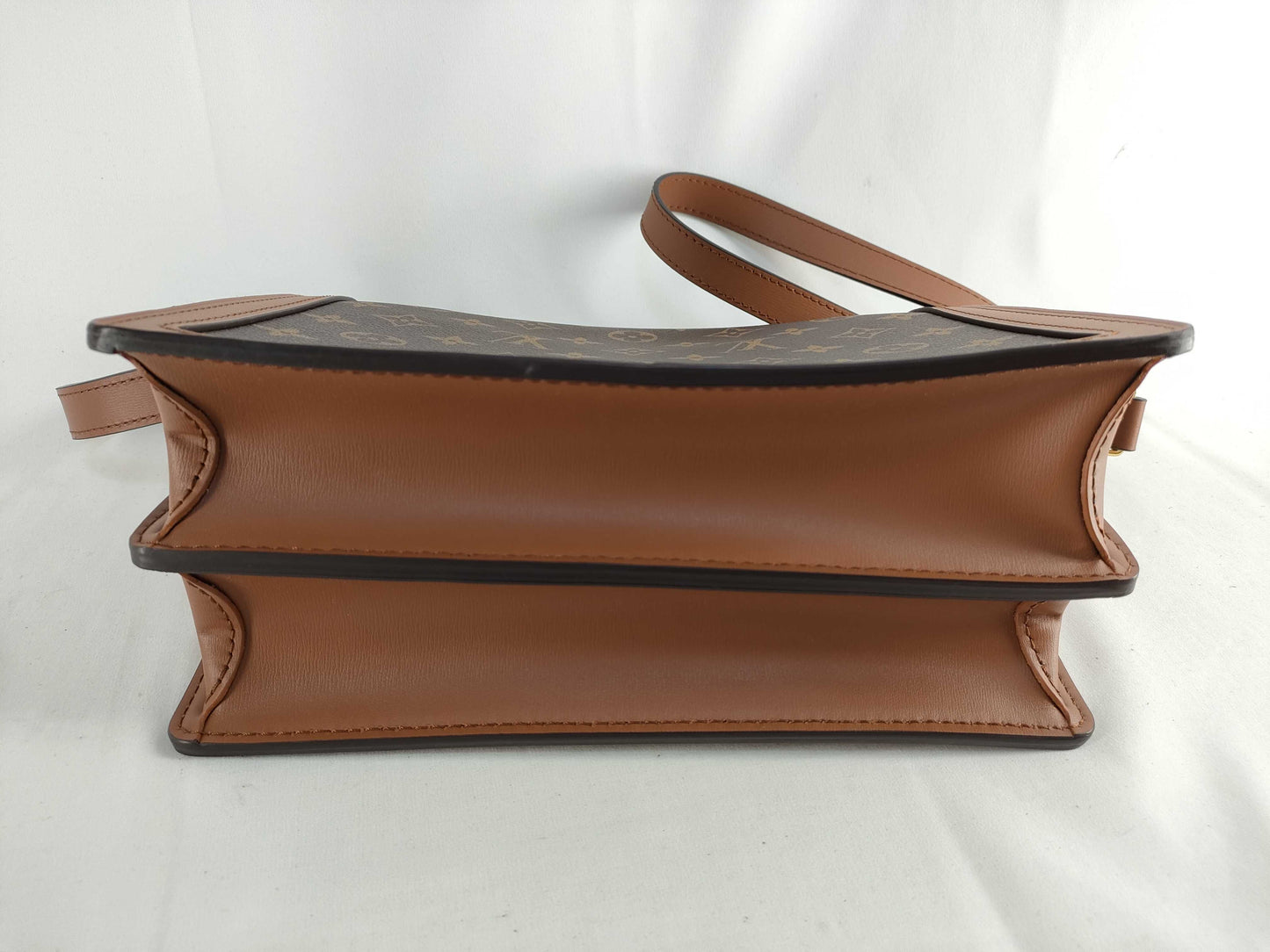 LOUIS VUITTON Monogram Louis Vuitton Dauphine MM Shoulder Bag