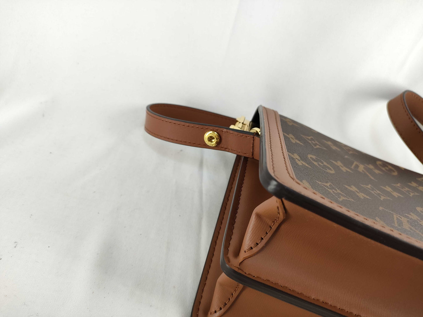 LOUIS VUITTON Monogram Louis Vuitton Dauphine MM Shoulder Bag