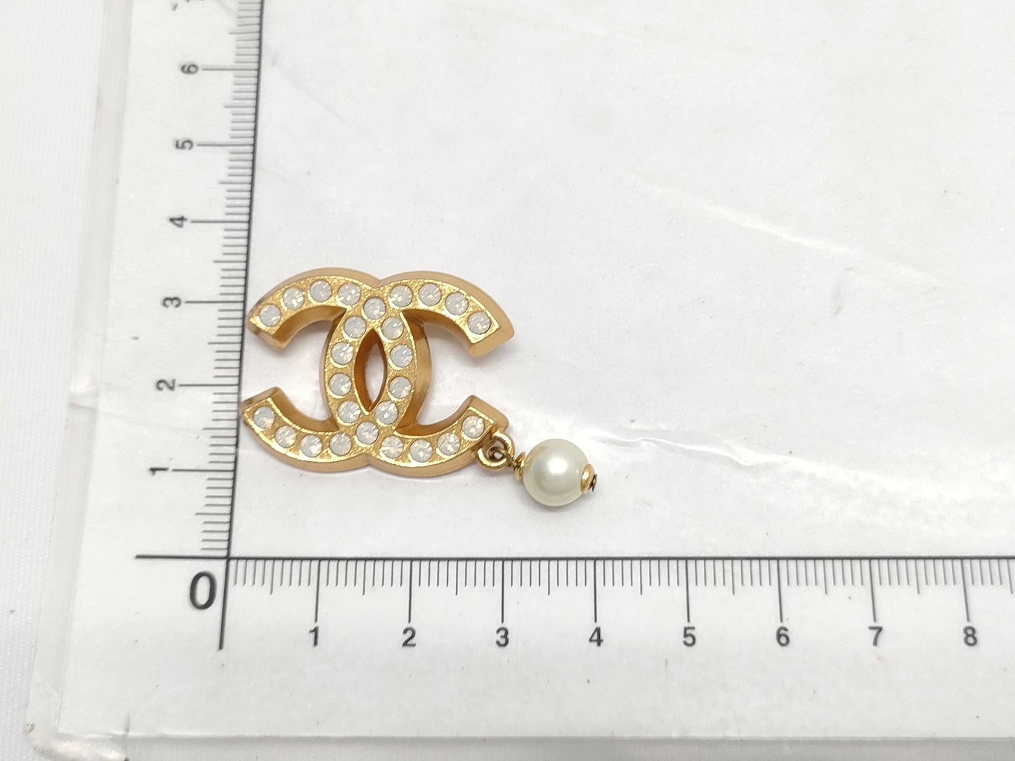 CHANEL Coco Mark Rhinestone Pearl Gold 02P Brooch