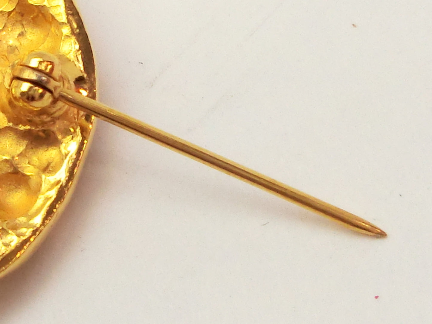 CHANEL Pearl Swing Brooch