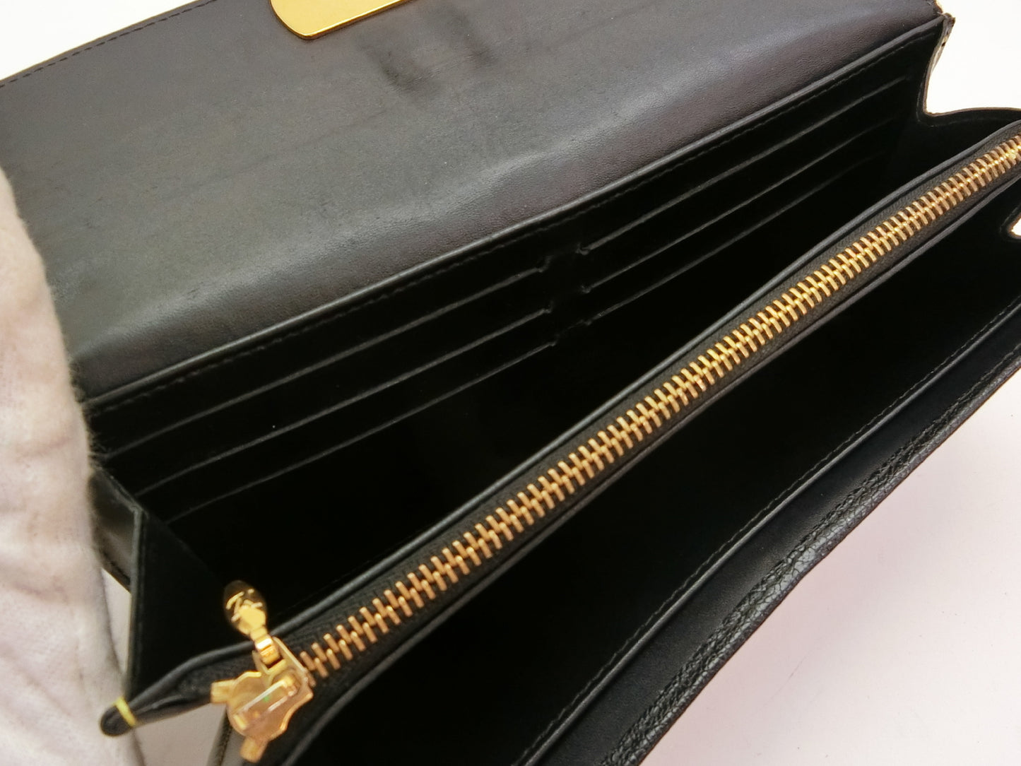 LOUIS VUITTON Suhali Favori Wallet