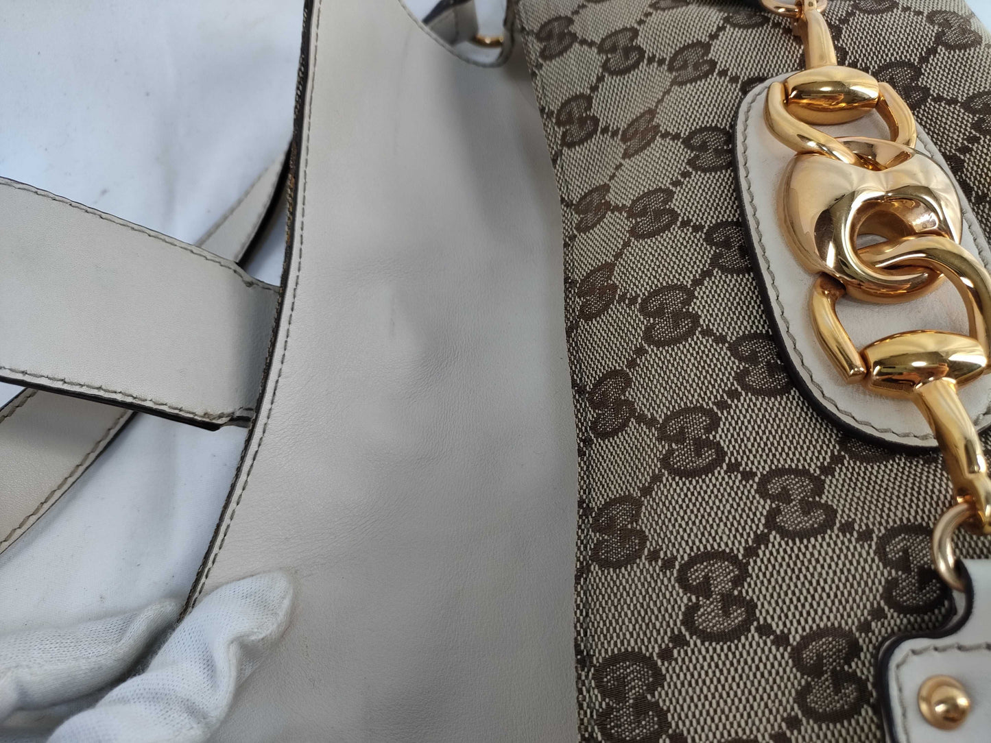 GUCCI Horsebit One-Shoulder Shoulder Bag
