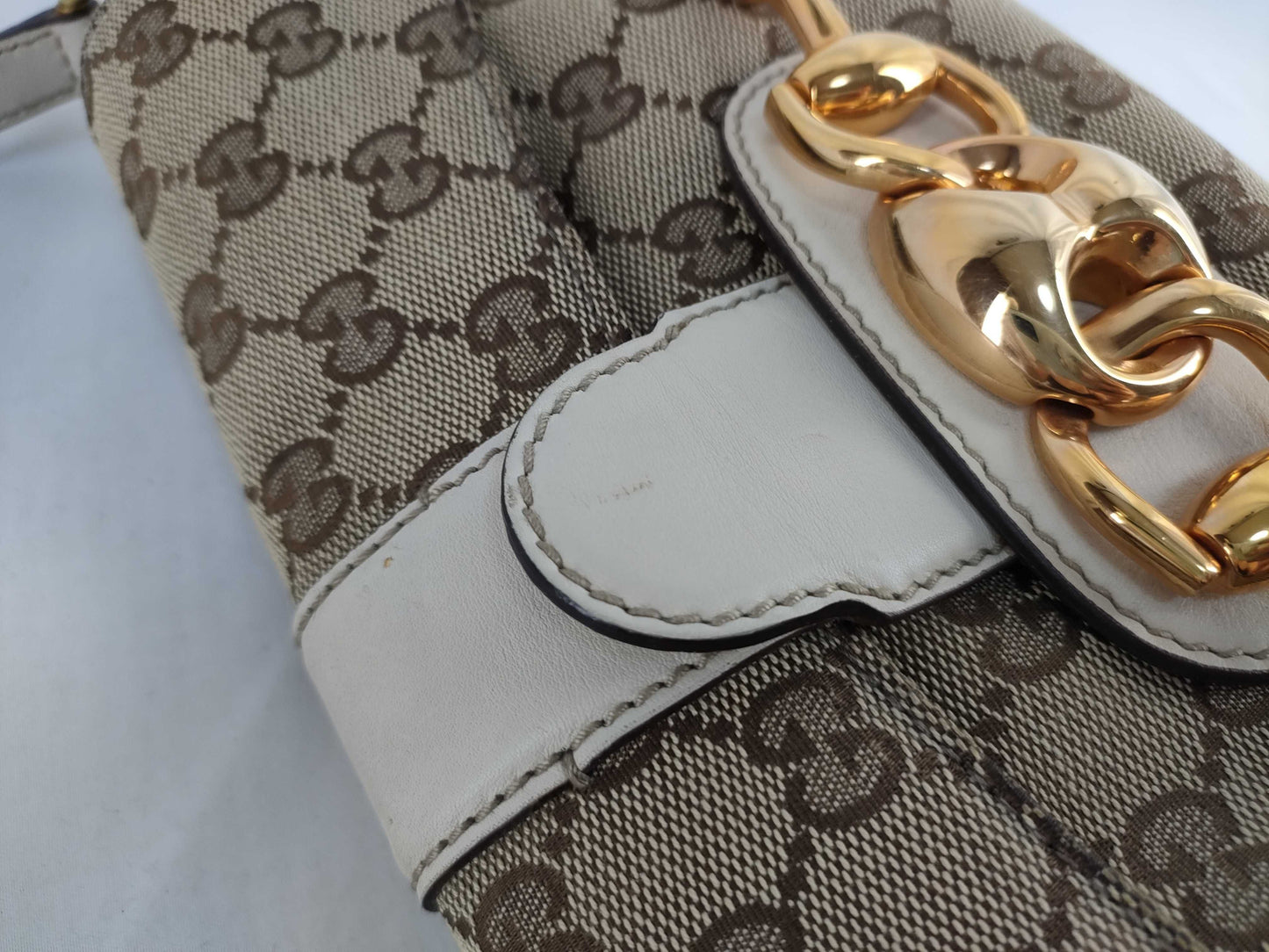 GUCCI Horsebit One-Shoulder Shoulder Bag