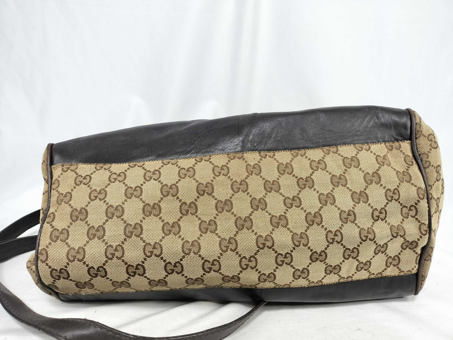 GUCCI GG Canvas Gucci Shoulder Bag
