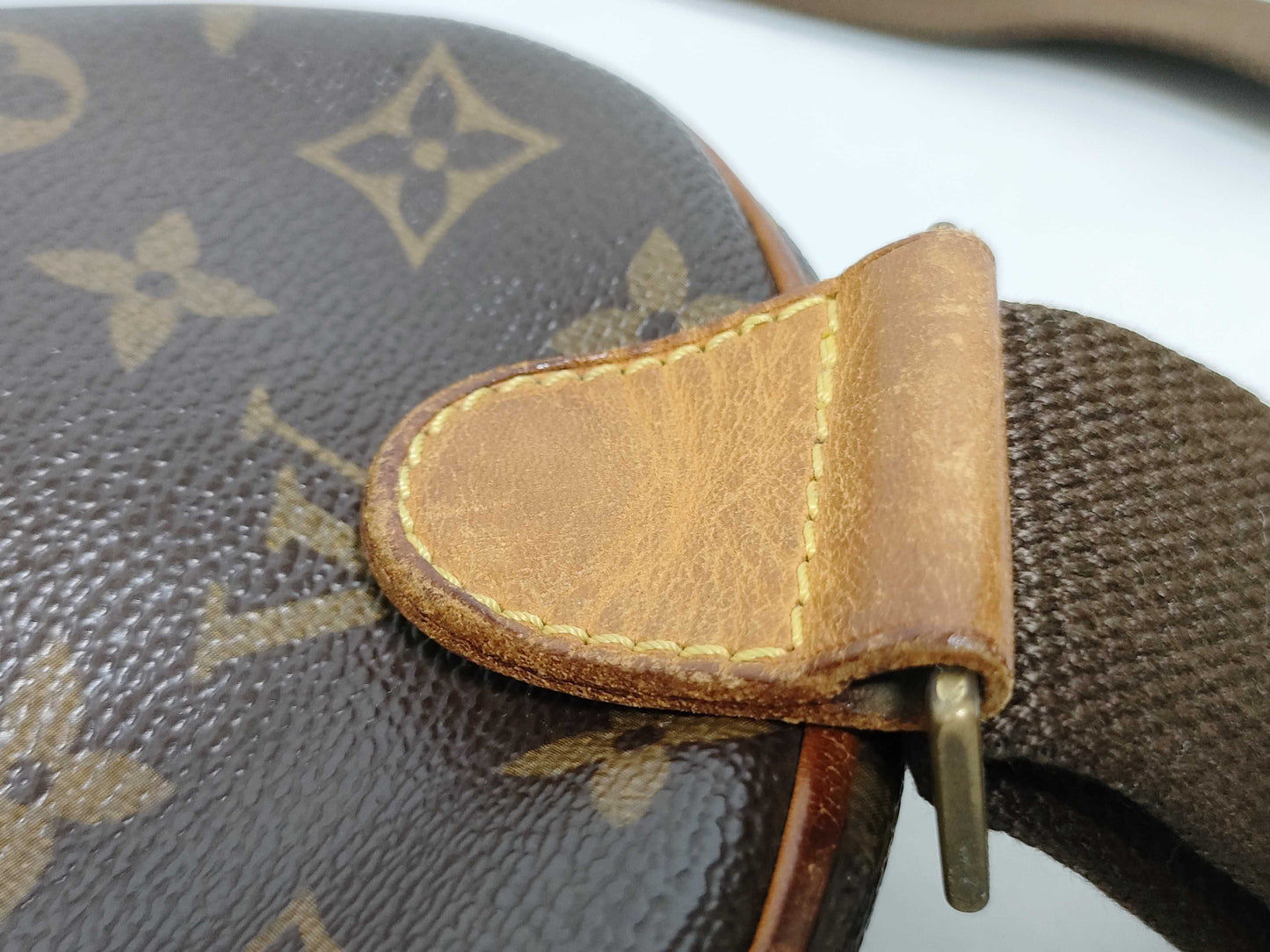 LOUIS VUITTON M51870 Monogram LV Shoulder Bag