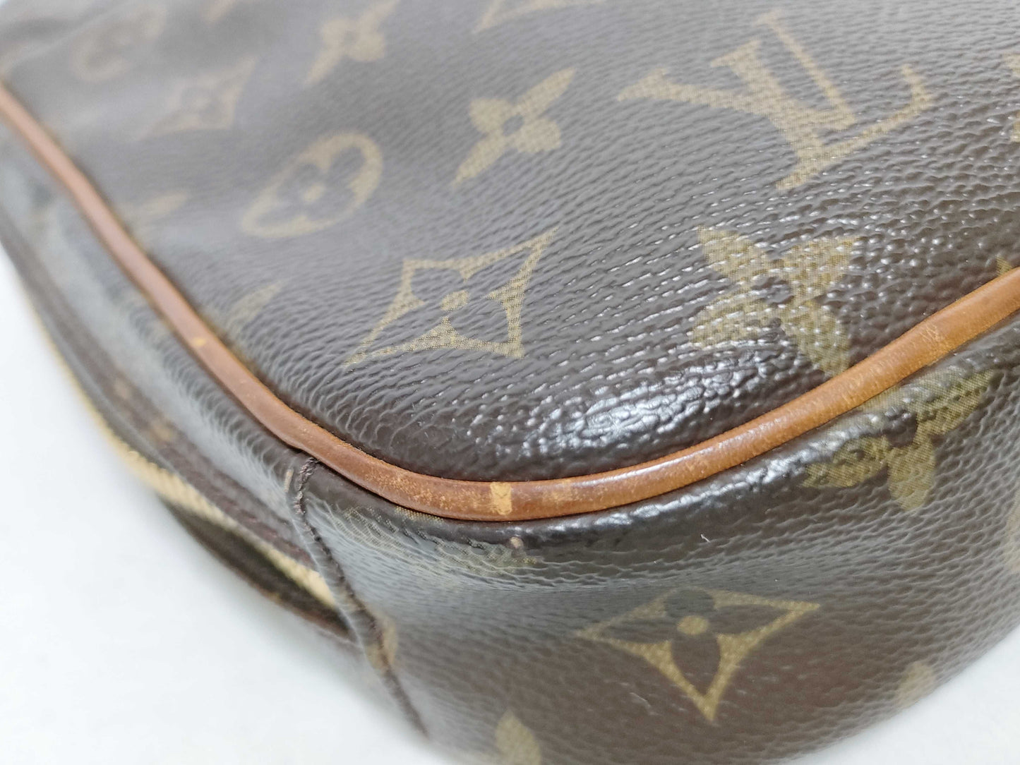 LOUIS VUITTON M51870 Monogram LV Shoulder Bag