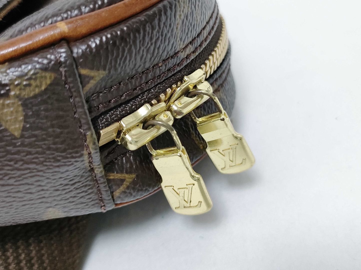 LOUIS VUITTON M51870 Monogram LV Shoulder Bag