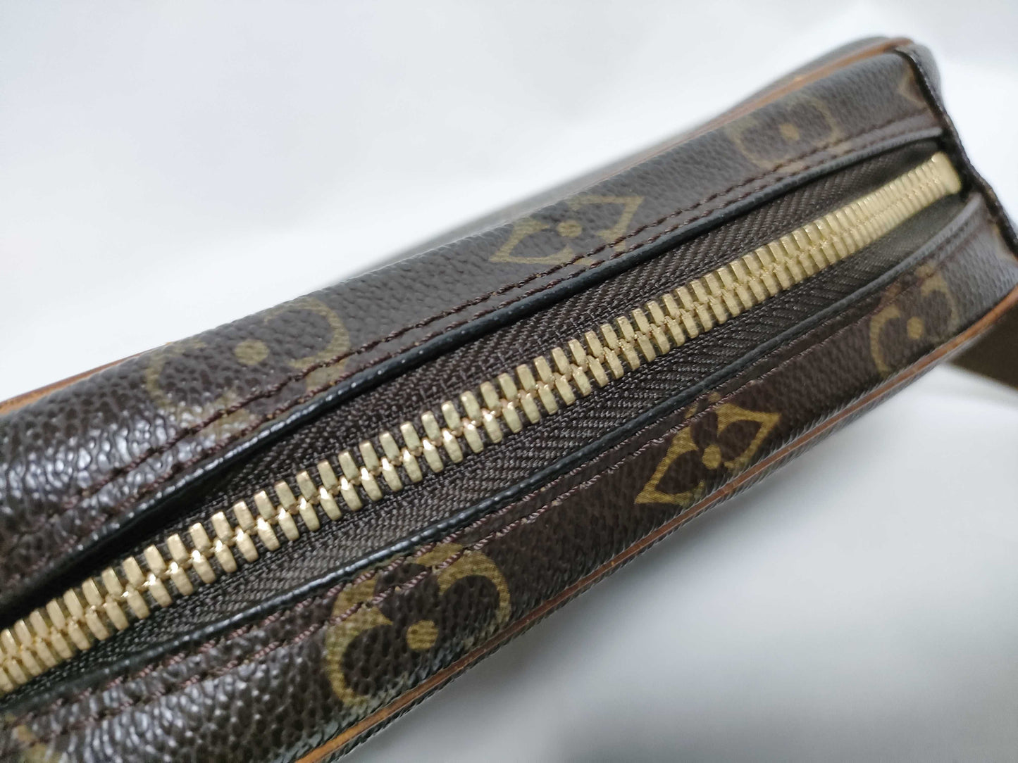 LOUIS VUITTON M51870 Monogram LV Shoulder Bag