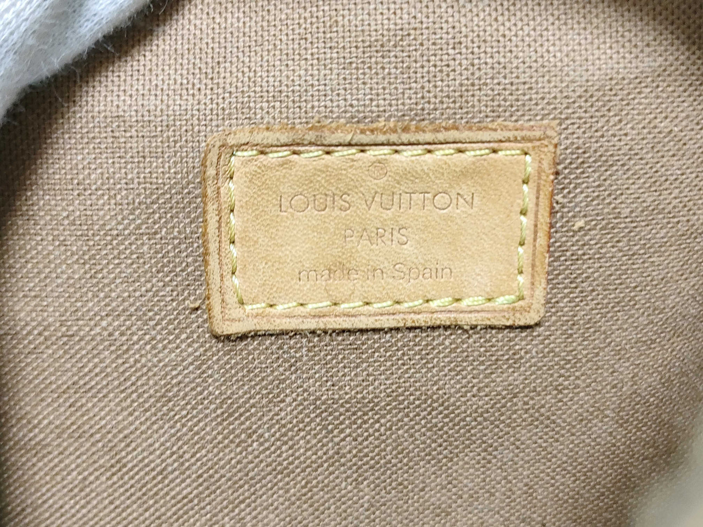 LOUIS VUITTON M51870 Monogram LV Shoulder Bag
