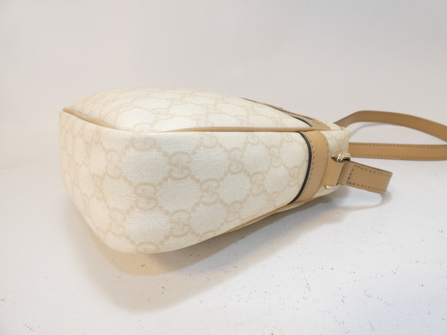 GUCCI GG Supreme Leather Shoulder Bag