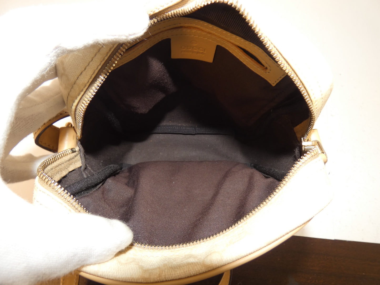 GUCCI GG Supreme Leather Shoulder Bag