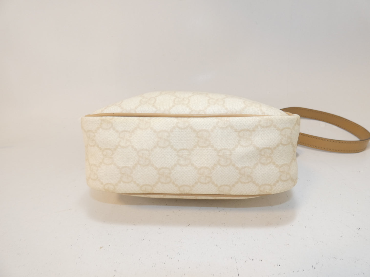 GUCCI GG Supreme Leather Shoulder Bag
