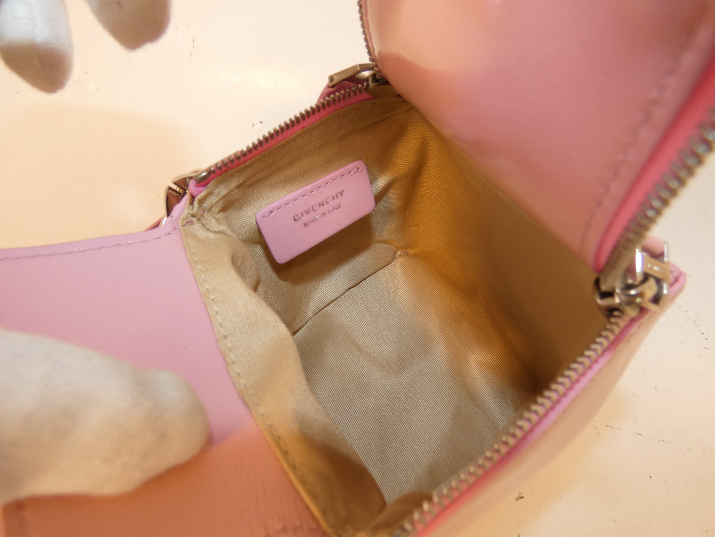 GIVENCHY logo embossed leather chain shoulder bag