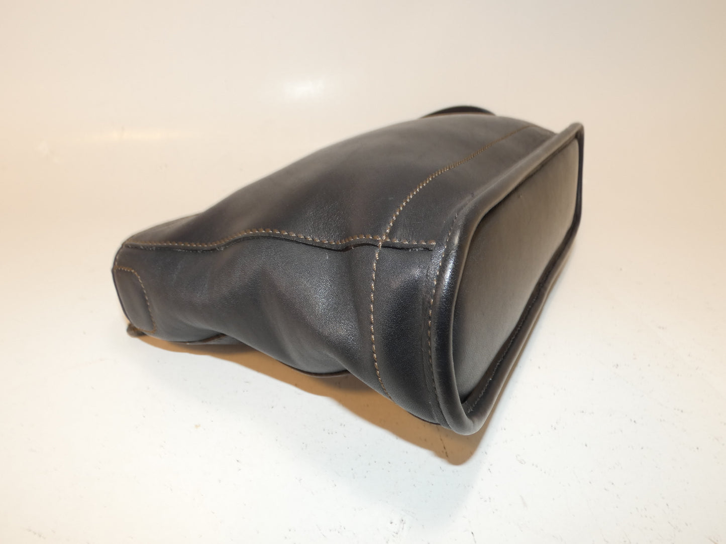 COACH all-leather black one-shoulder shoulder bag