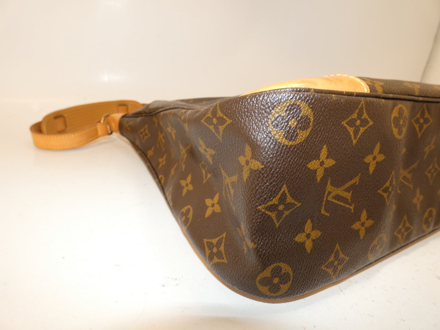 LOUIS VUITTON Boulogne Monogram One-Hand One-Shoulder Shoulder Bag