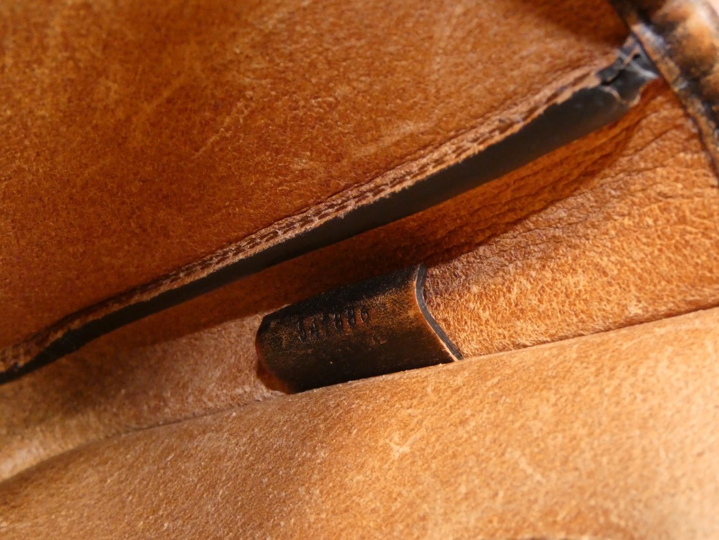 GUCCI All Leather Vintage Interlocking Dark Brown Shoulder Bag