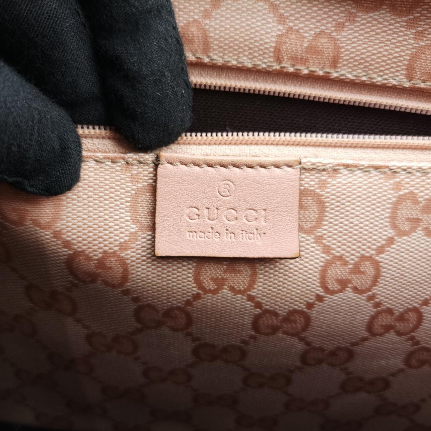 GUCCI Abby Pink Patent 131326D3842357 Shoulder Bag