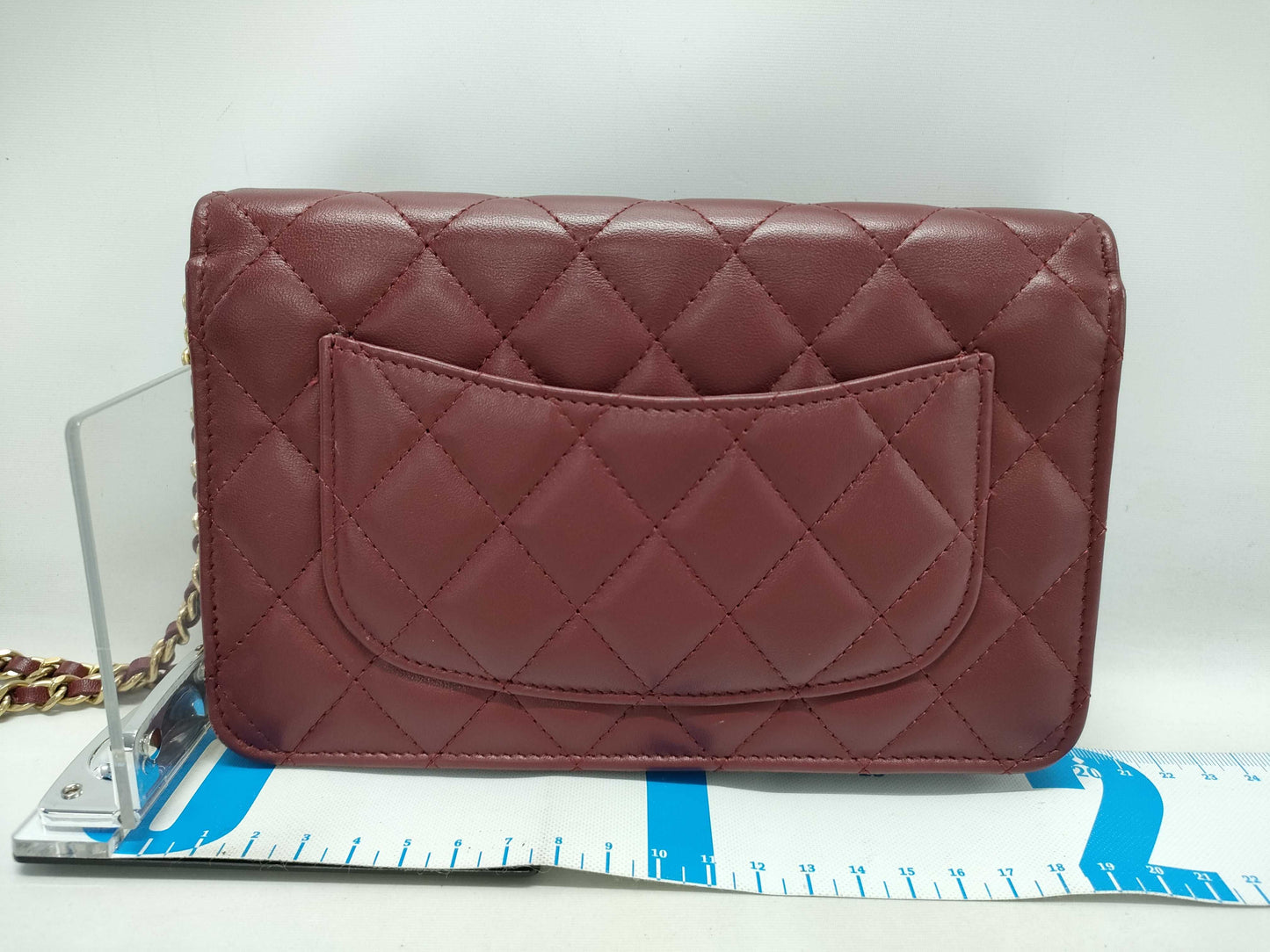 CHANEL Matelasse Classic Chain Wallet in Red Lambskin Shoulder Bag