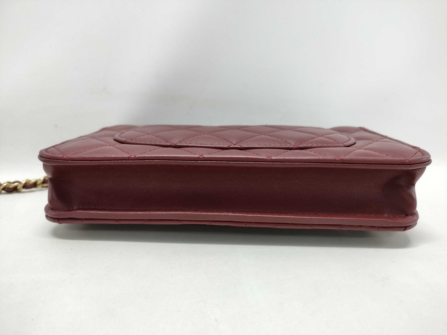 CHANEL Matelasse Classic Chain Wallet in Red Lambskin Shoulder Bag