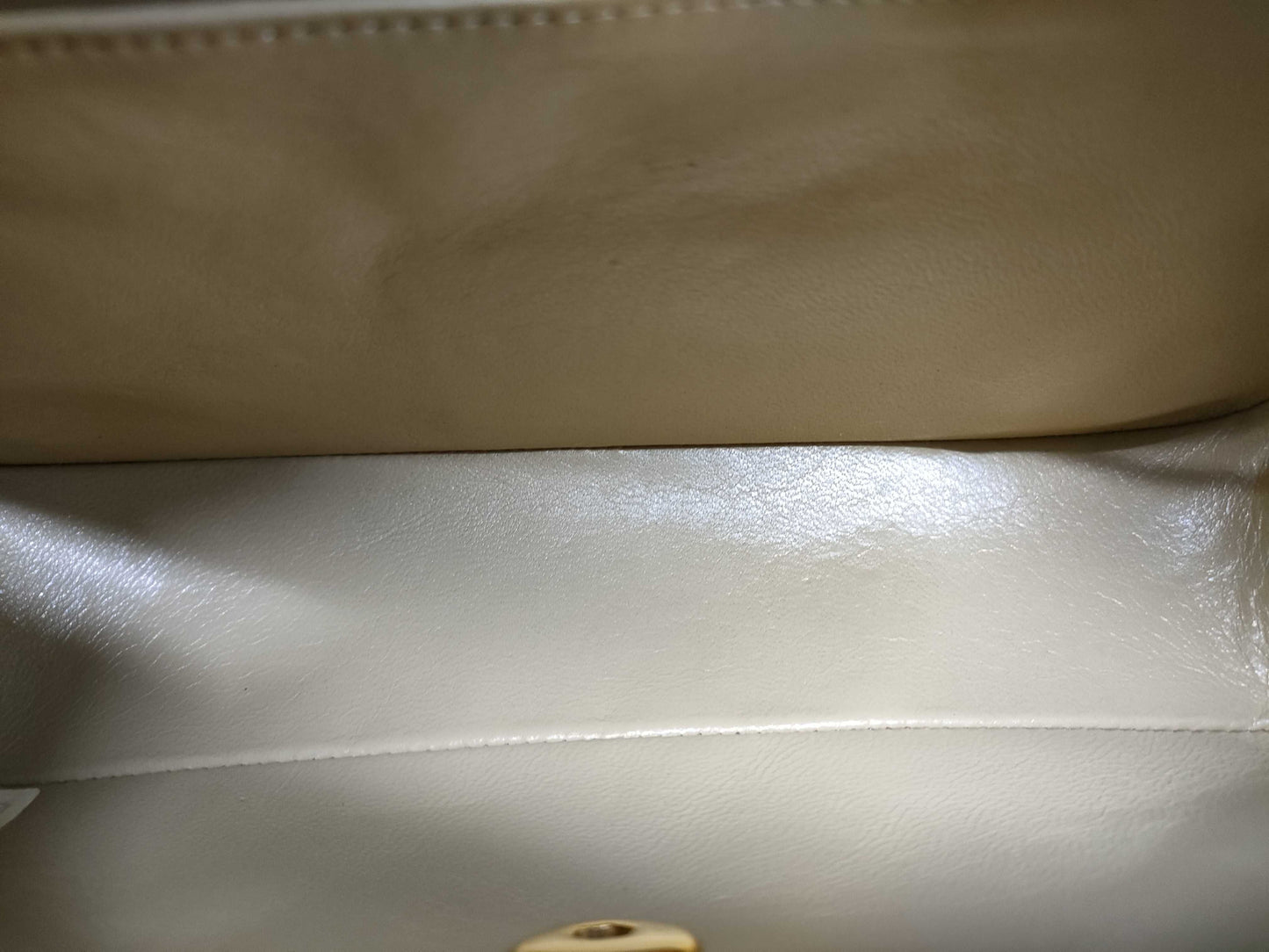 CHANEL Matelasse Shoulder Bag in Beige Lambskin