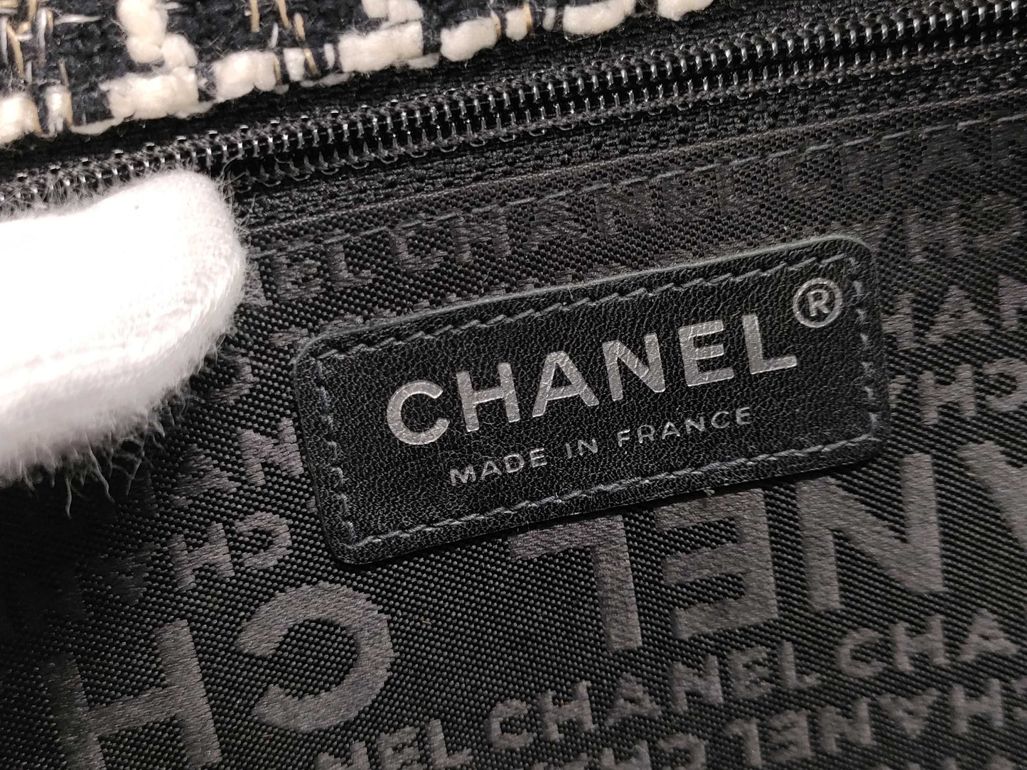 CHANEL Patent Tweed Single Flap Chain Shoulder Bag in Black