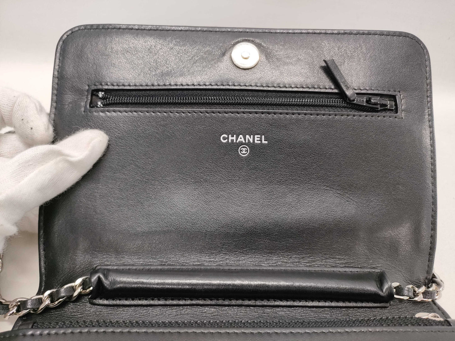 CHANEL Matelasse Chain Shoulder Bag