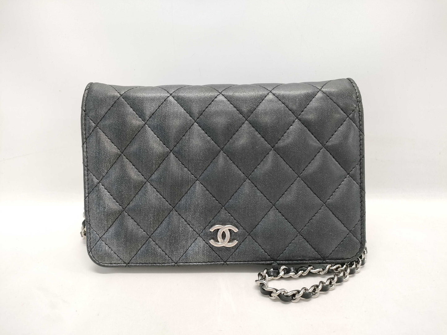 CHANEL Matelasse Chain Shoulder Bag