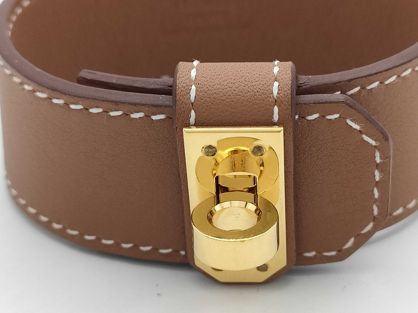 HERMES Kelly Twist PM Swift Gold U-Stamped Bracelet/Bangle