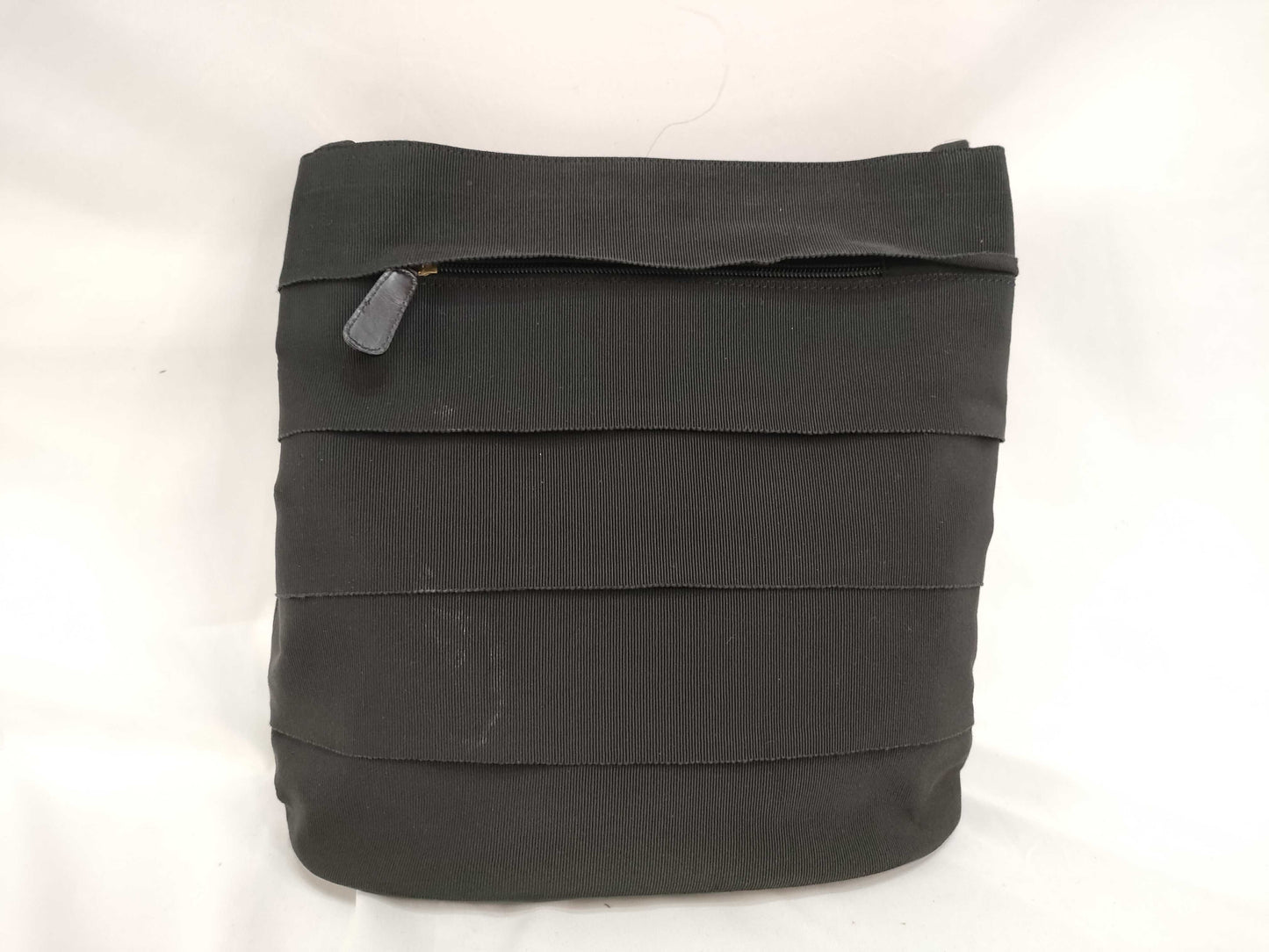 Salvatore Ferragamo Vara Chain Shoulder Bag