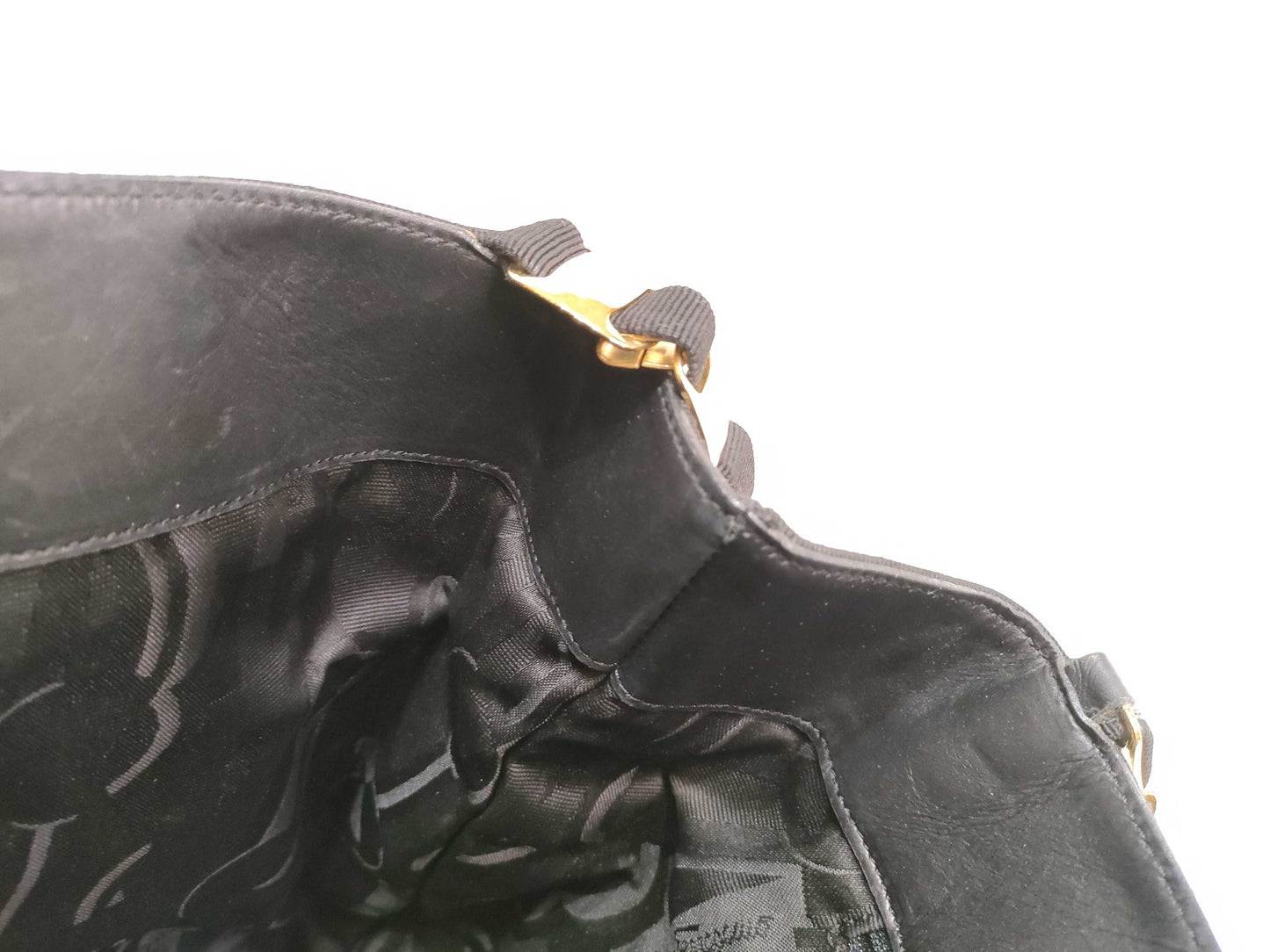 Salvatore Ferragamo Vara Chain Shoulder Bag