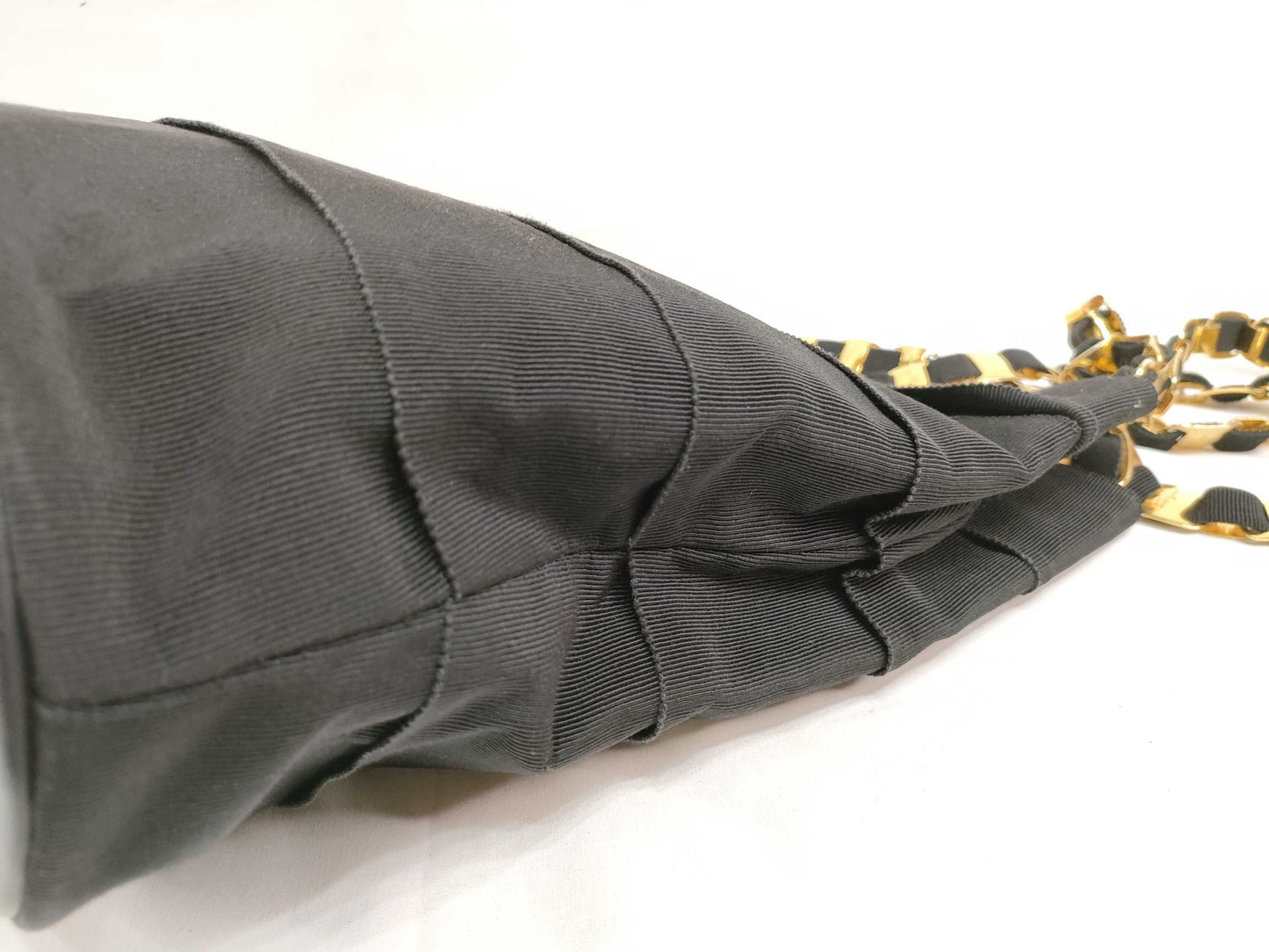 Salvatore Ferragamo Vara Chain Shoulder Bag