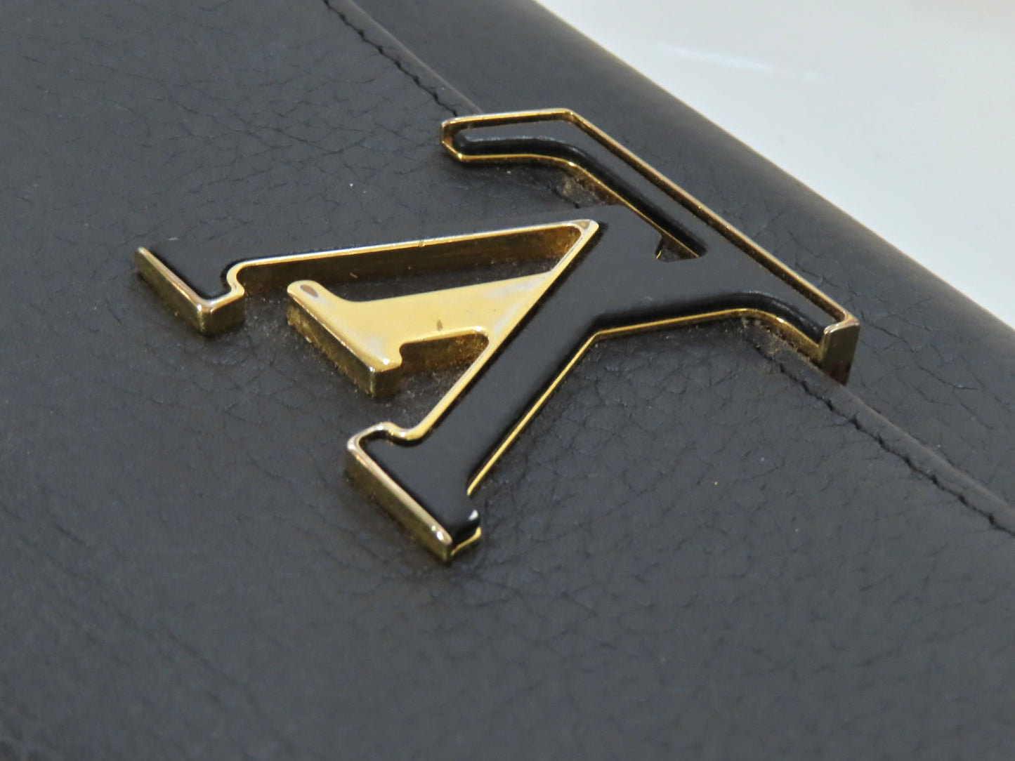 LOUIS VUITTON Taurillon Capucines Portefeuille M61248 Black Wallet