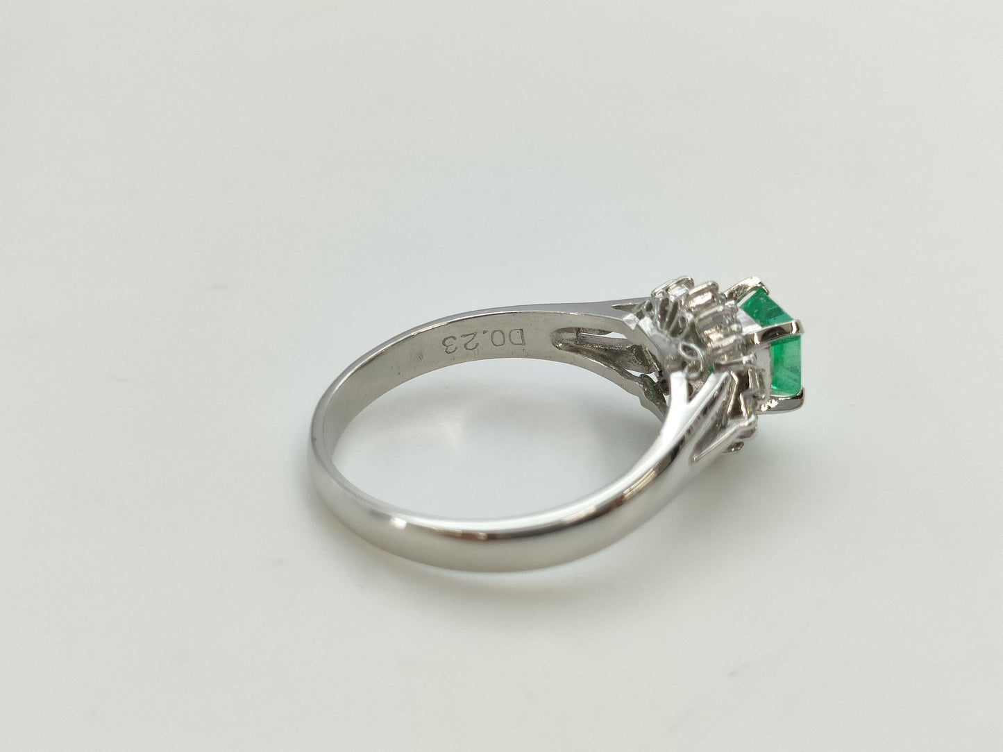 E0.88ct D0.23ct PT900 6.1g Ring