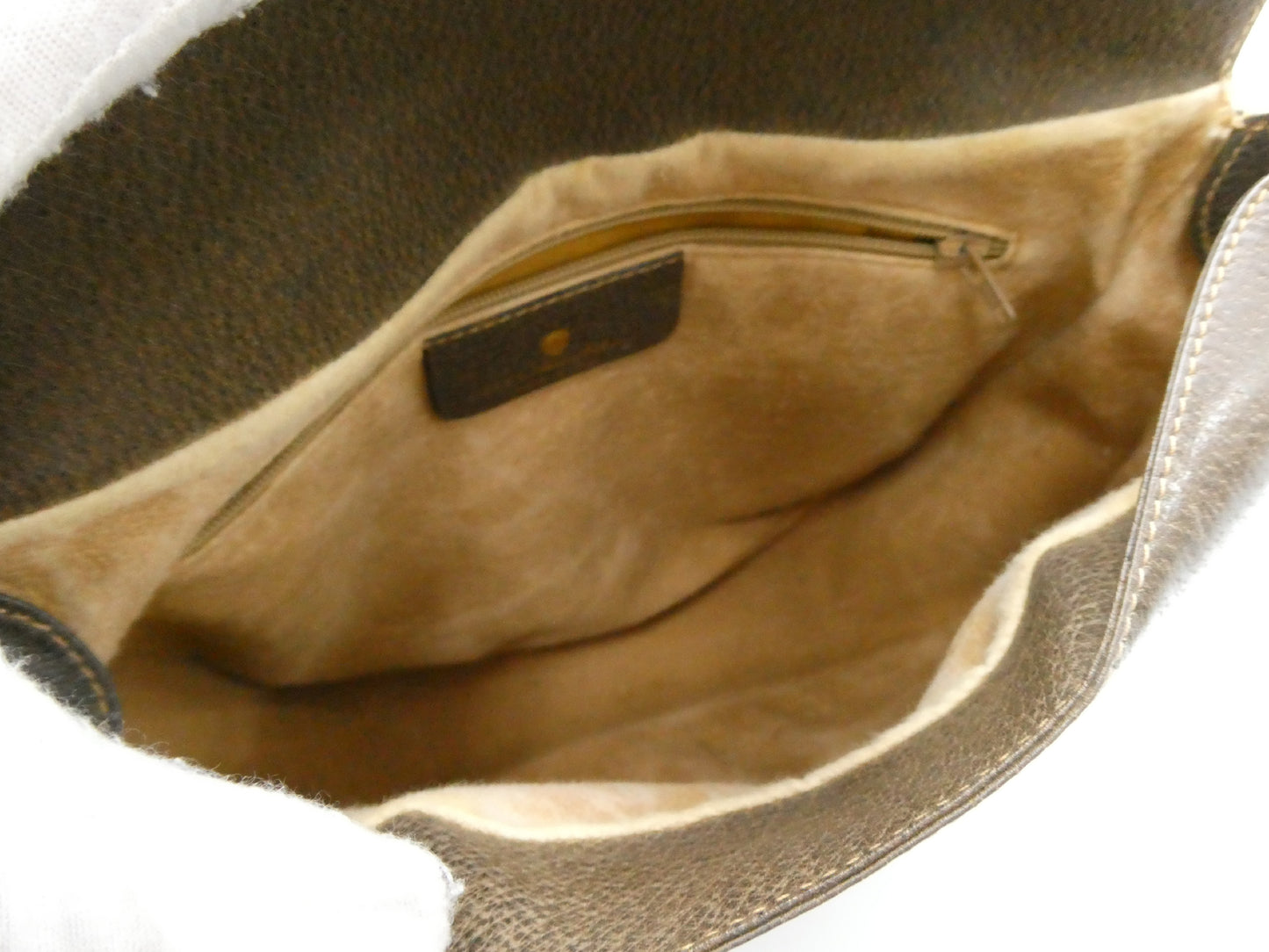 GUCCI Sherry GG Supreme Shoulder Bag
