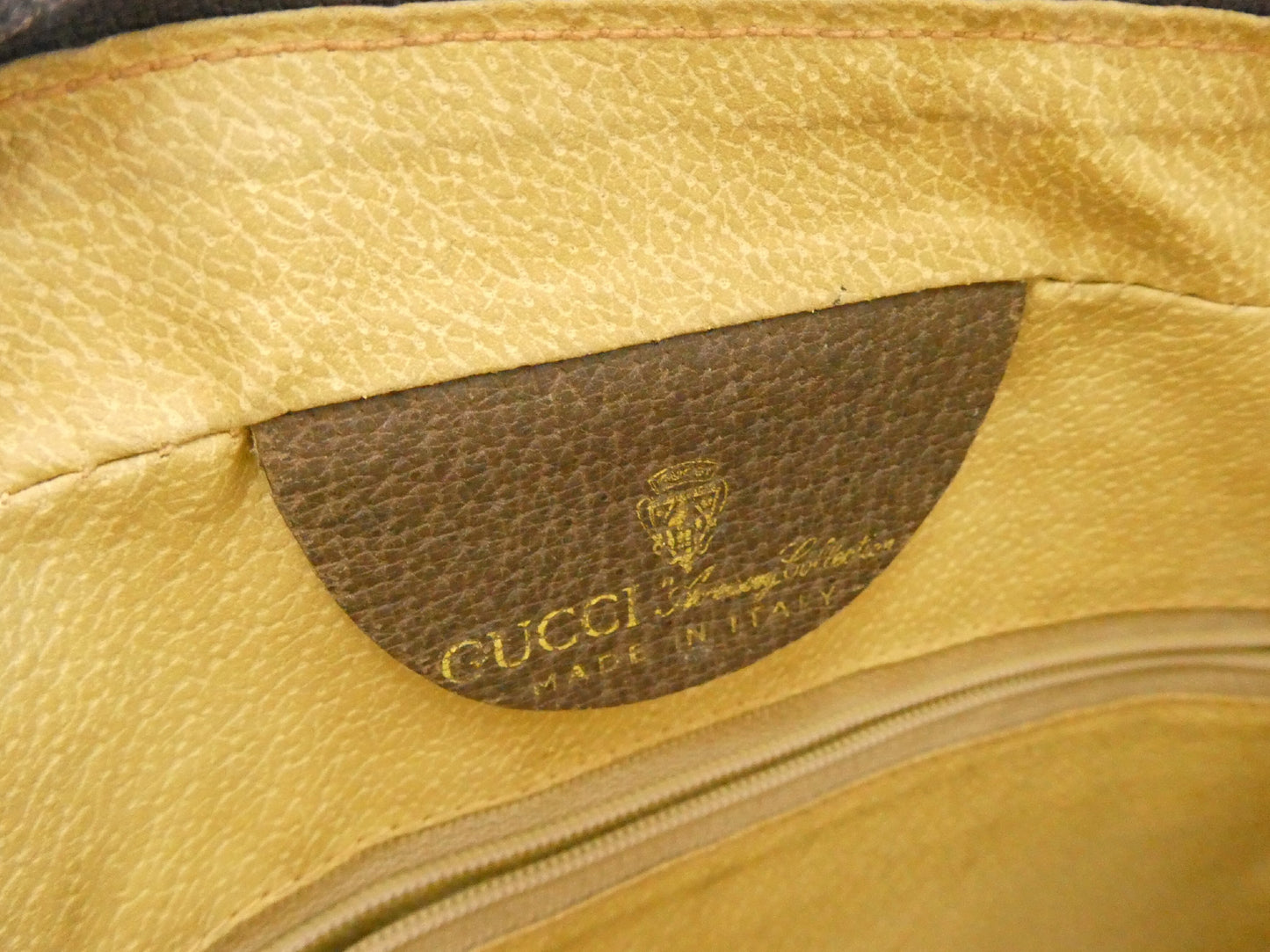GUCCI Sherry GG Supreme Shoulder Bag
