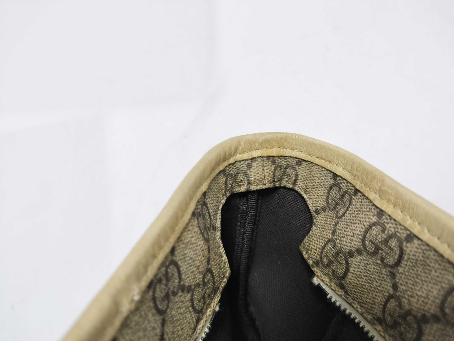 GUCCI GG Supreme Tote Bag