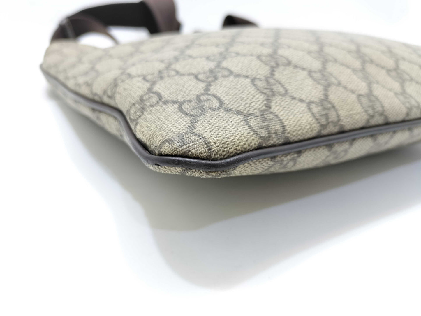 GUCCI GG Supreme Shoulder Bag