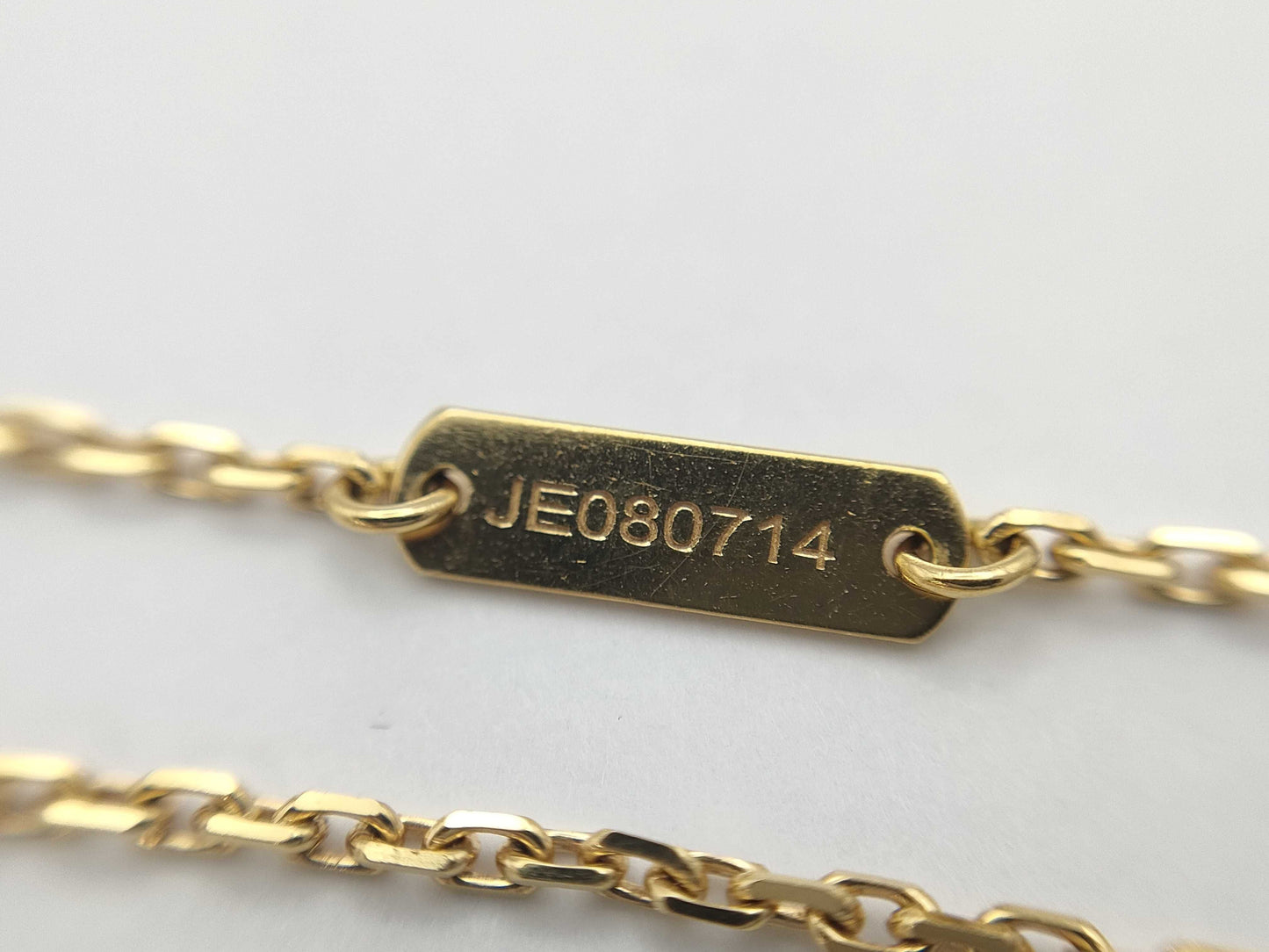 Van Cleef & Arpels Vintage Alhambra Mother-of-Pearl Necklace in Yellow Gold and Au750, 5.2g