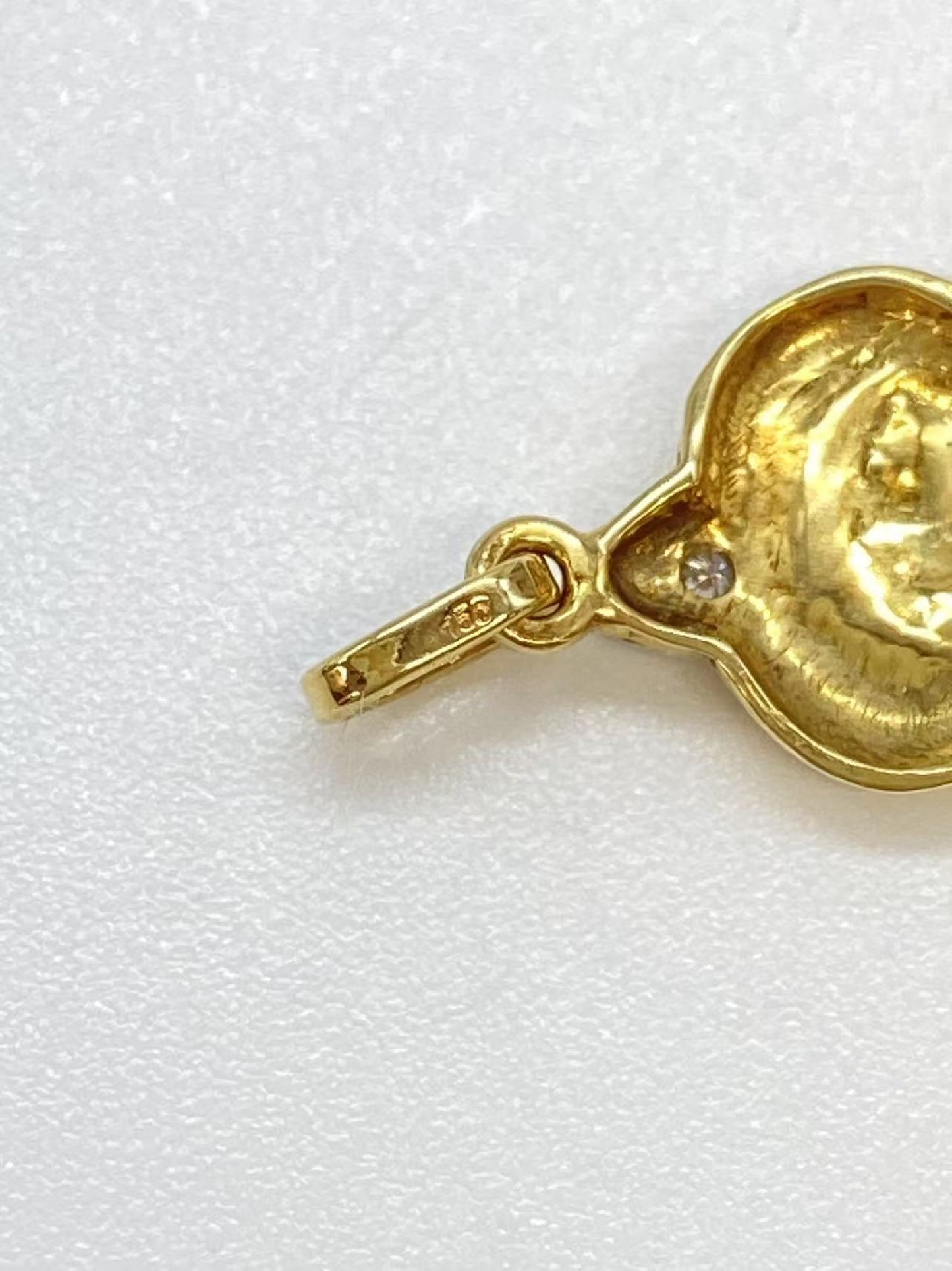 Diamond 750 4.3g Pendant Top