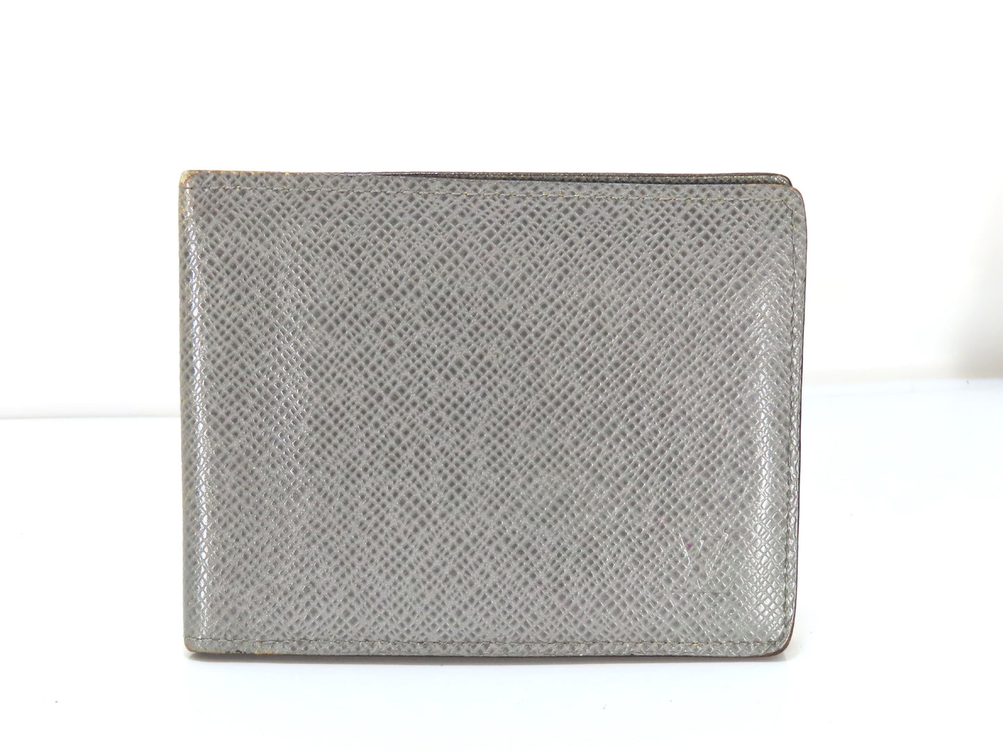LOUIS VUITTON LV Taiga Portefeuille Compact M32642 SP0160 Billfold